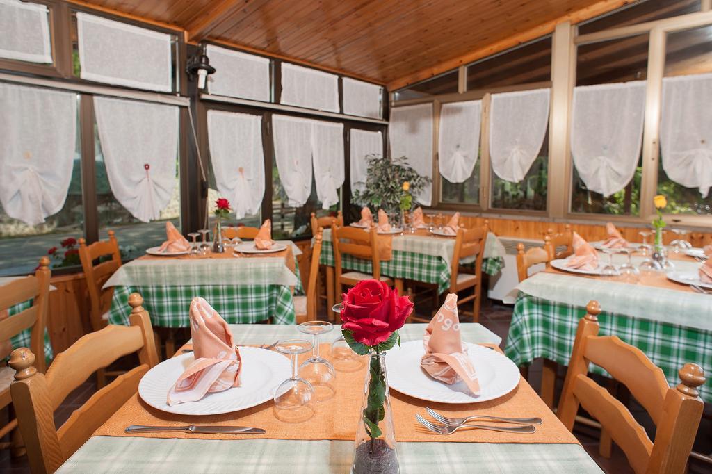 Albergo Ristorante Il Fungo Santa Fiora Exterior photo
